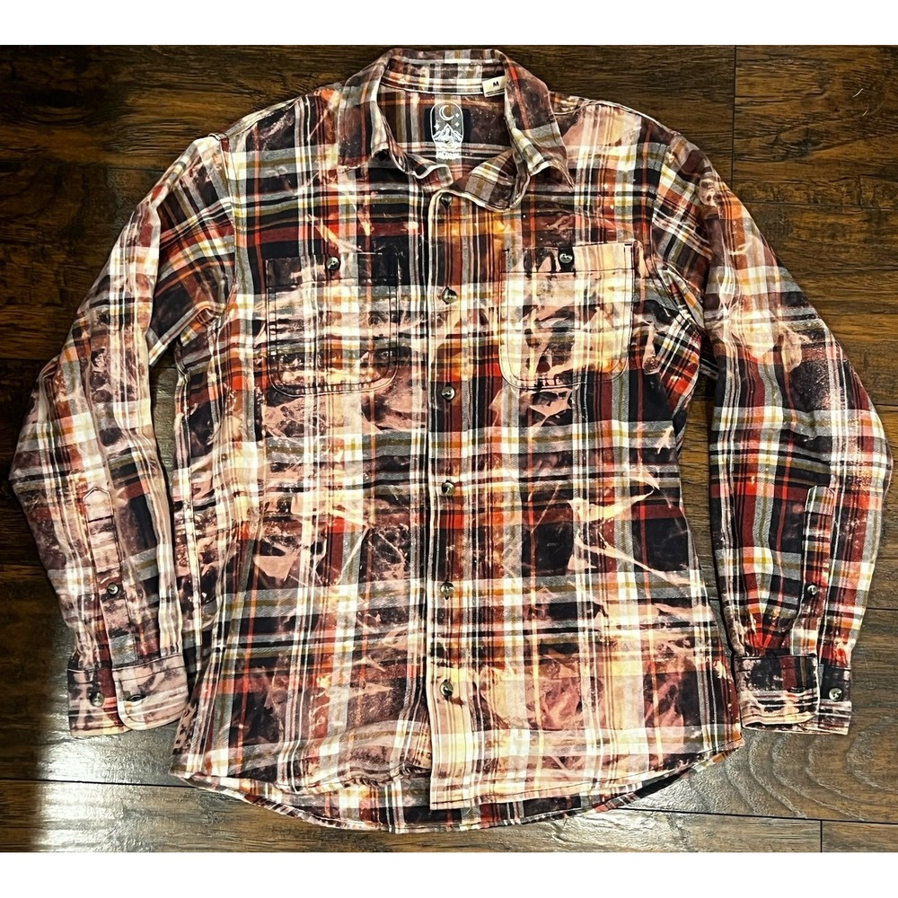 Men's Plaid Flannel With Full Moon & Forest Design, Men's‎ Size Medium - Picture 2 of 9